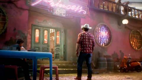 Walking up to a bar in Marvel’s Wolverine