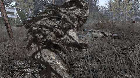 A soldier wearing a Ghillie suit in Call of Duty 4 Modern Warfare