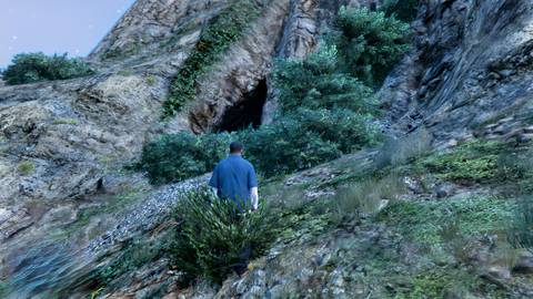 gta-v-cave-entrance-franklin