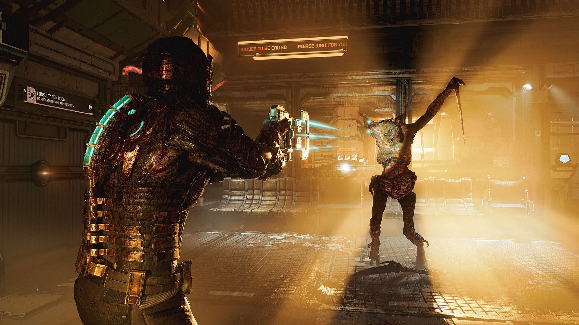 Isaac Clarke fighting a Necromorph di Dead Space