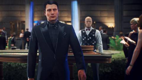 Le Chiffre walking away from a poker table in Hitman 3