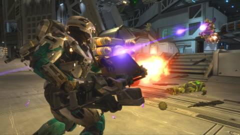 Shooting enemies with a Gatling gun in Halo Reach