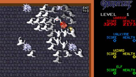 The playable characters gets sorrounded by ghosts - Gauntlet