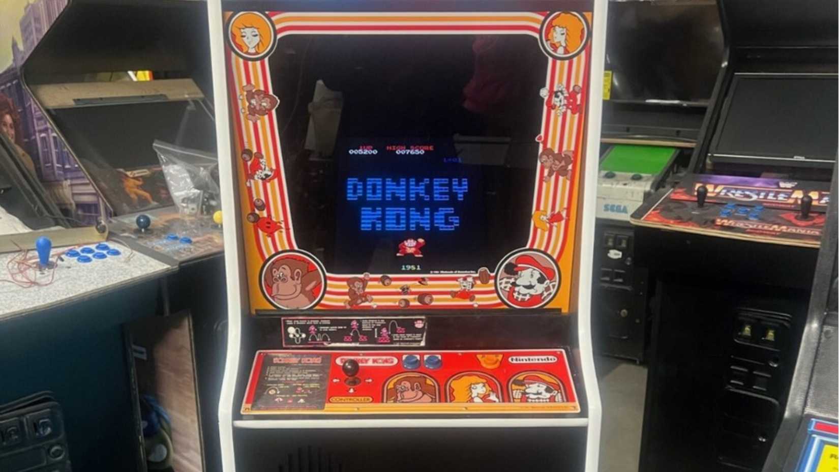 A Donkey Kong arcade unit