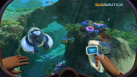 Exploring the underwater floor - Subnautica