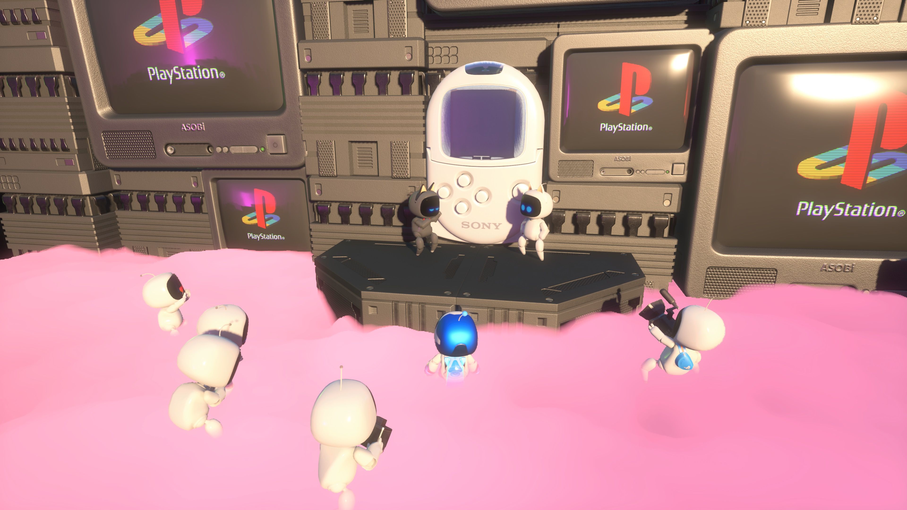 Looking at a PocketStation in Astro’s Playroom