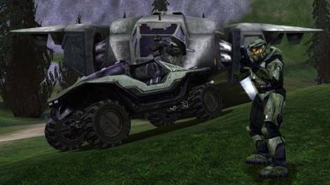 Master Chief in front of a Warthog - Halo Combat Evolved