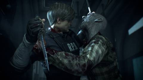 Resident Evil 2 Remake Leon Fight Zombie With a Knife
