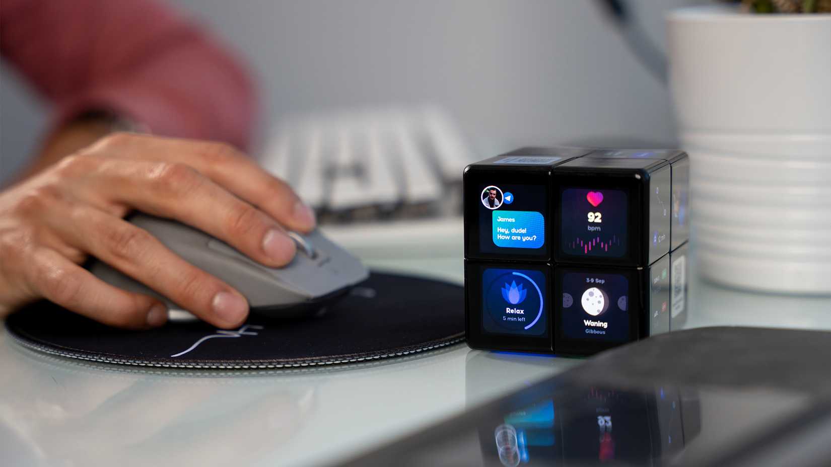 rubik's wowcube work station