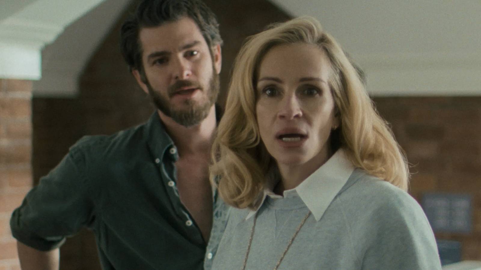 after the hunt julia roberts and andrew garfield