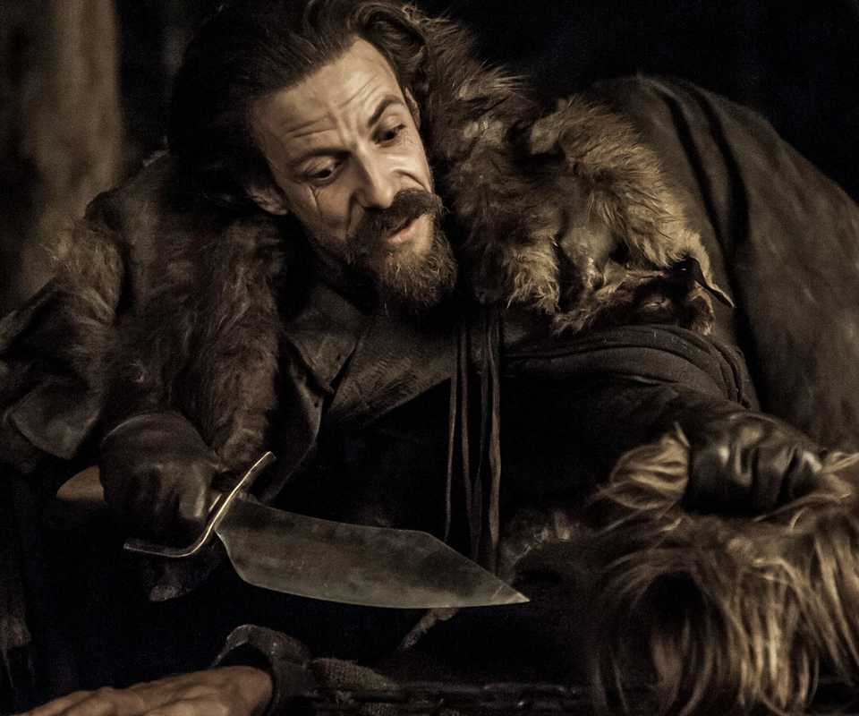 The rain of Castamere Lock threatens Talisa Megir in Game of Thrones