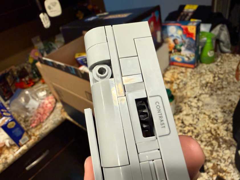 LEGO Game Boy - contrast button