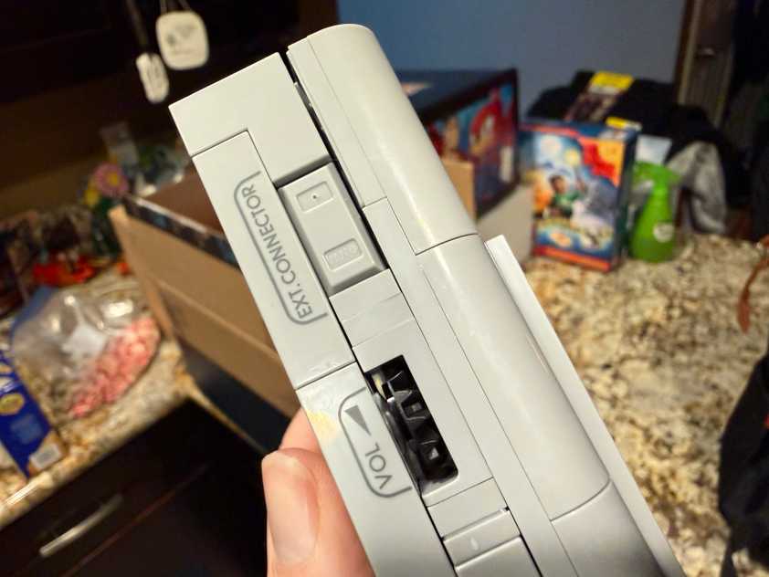 LEGO Game Boy - volume button