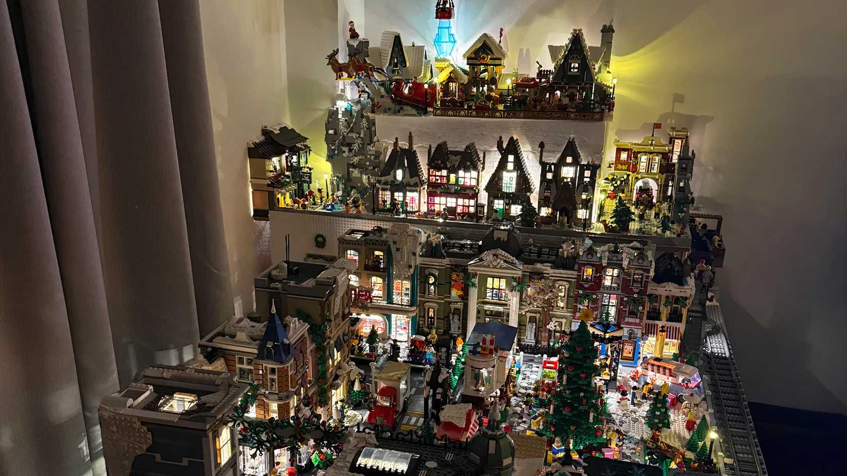 LEGO Winter City That Never Sleeps