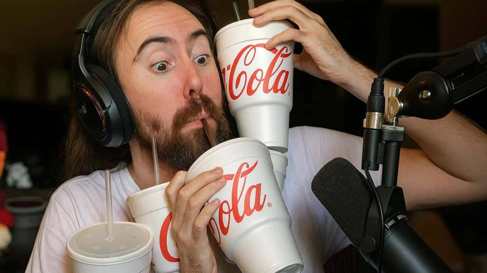 Asmongold Says He 'Just Wants to Live Like an American'