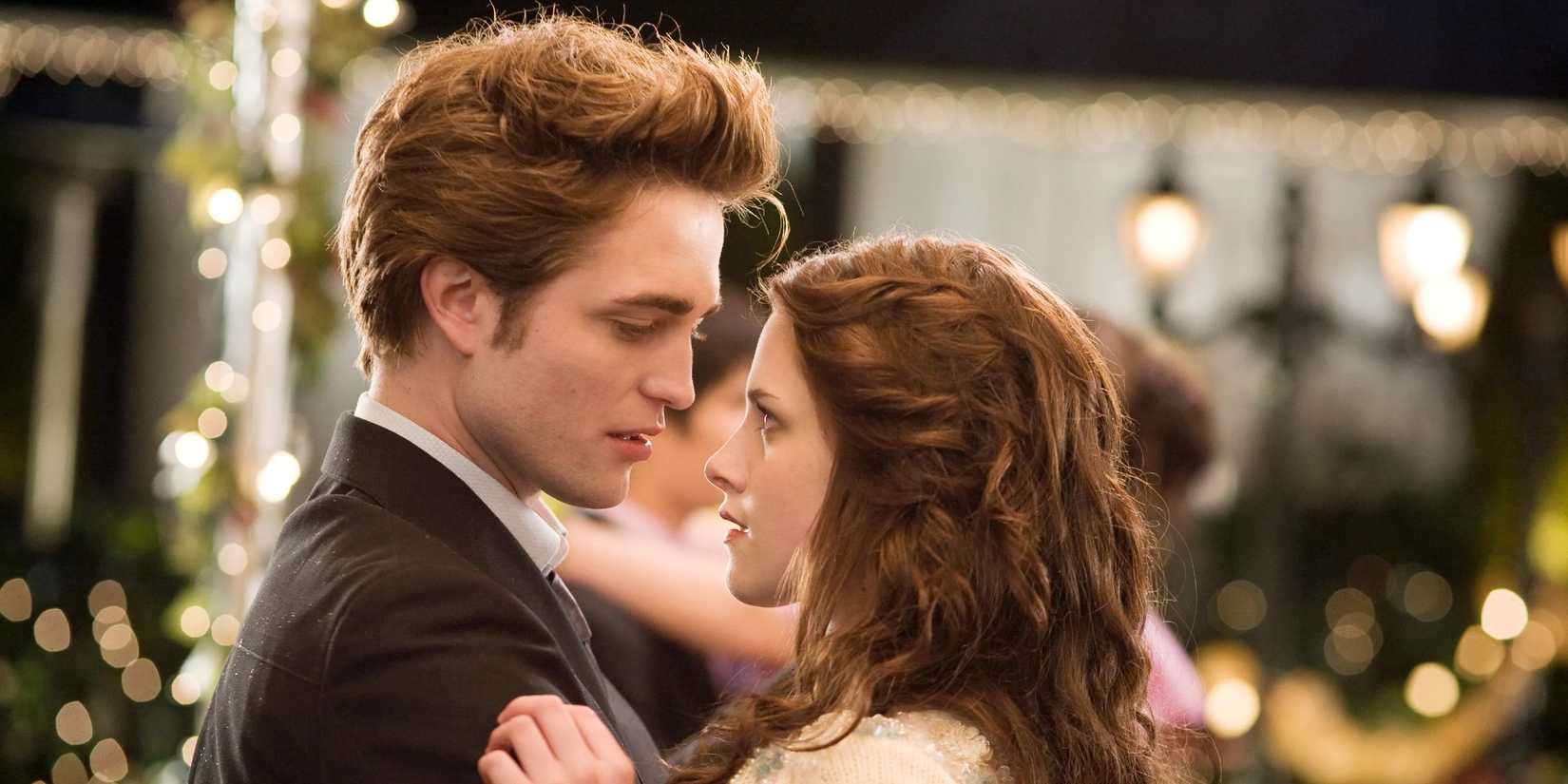 Edward and Bella at the school dance in Twilight