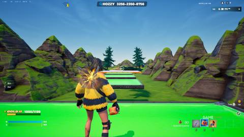 How To Get the Klombo SMG in Crazy 1v1 FFA - 2