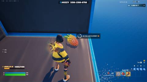 How To Get the Klombo SMG in Crazy 1v1 FFA 