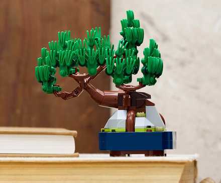 LEGO Botanicals Mini Bonsai Tree green in blue pot
