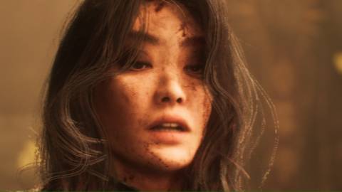 Lune closing her eyes in Clair Obscur Expedition 33 (2025)