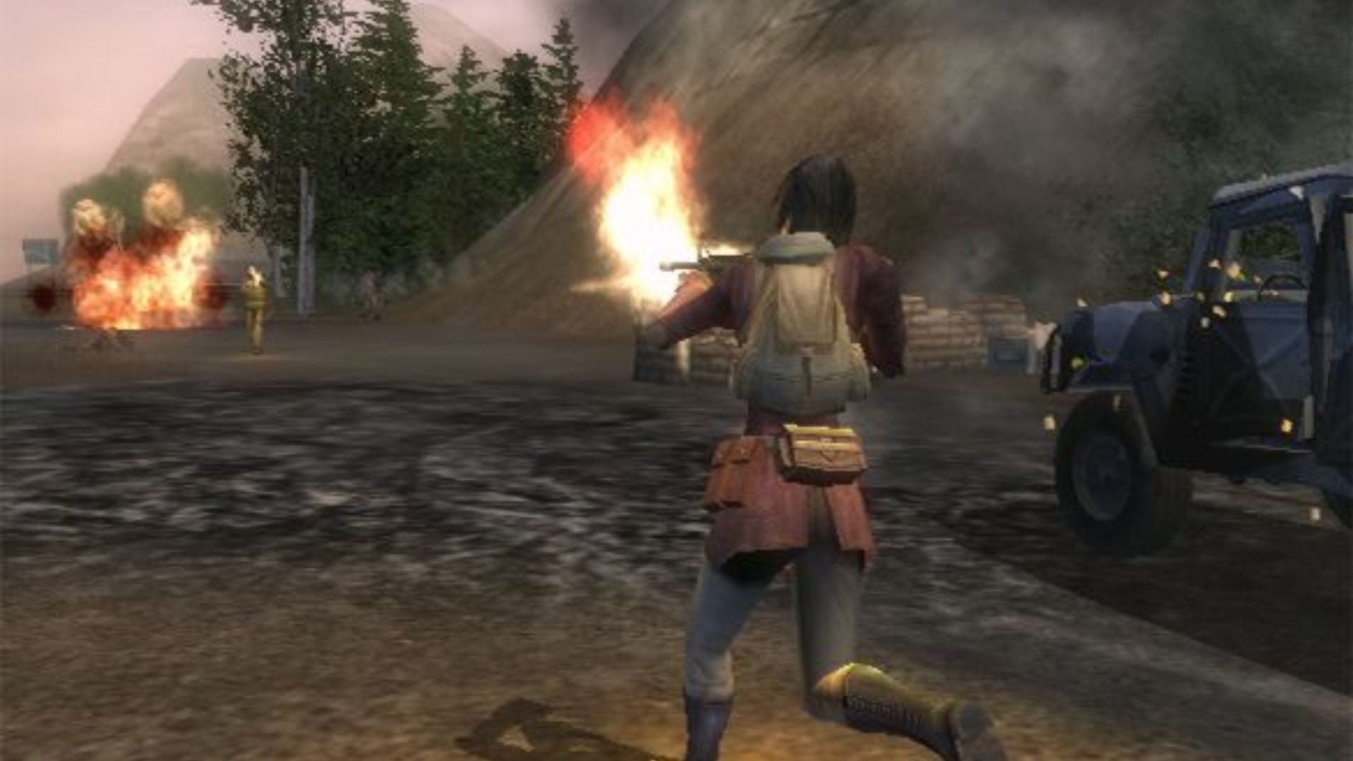 Running and gunning in Mercenaries Playground Of Destruction (2005)