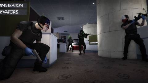 Taking cover from SWAT in Payday The Heist (2011)