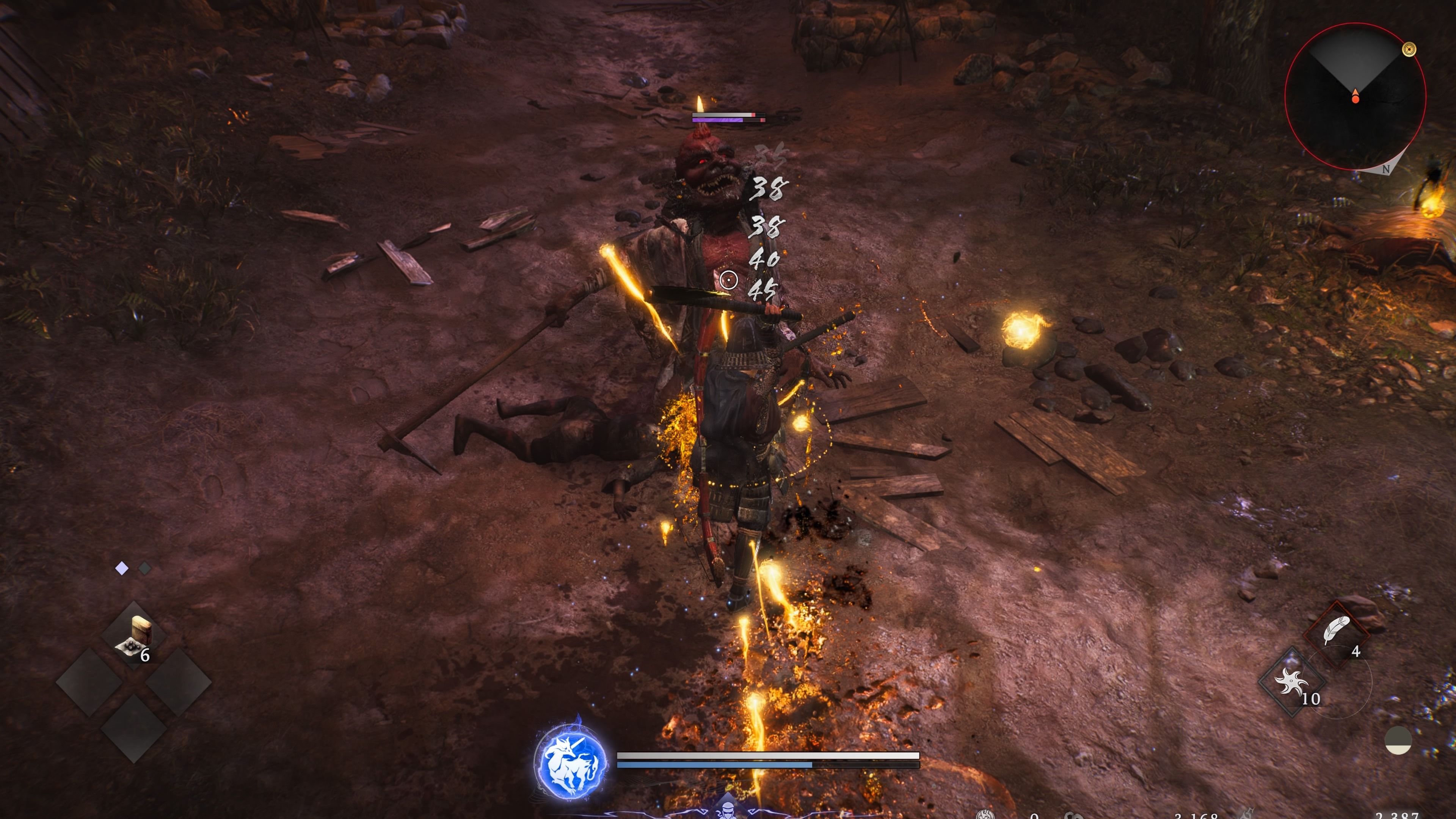 Menyerang musuh dengan Tonfa di Nioh 3 PS5