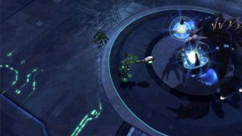 Facing an enemy in Darkspore (2011)