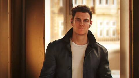 007 first light trailer characters