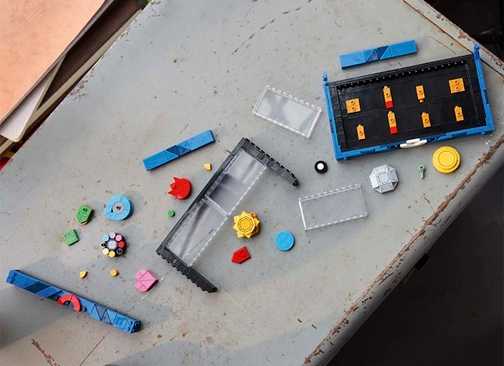 Proses pembangunan LEGO Pokemon Gym Badges