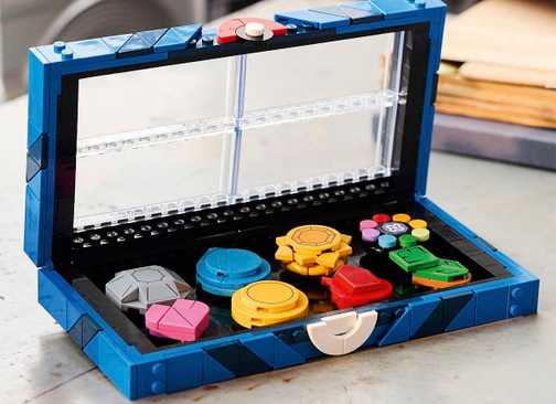 Tampilan akhir LEGO Pokemon Gym Badges