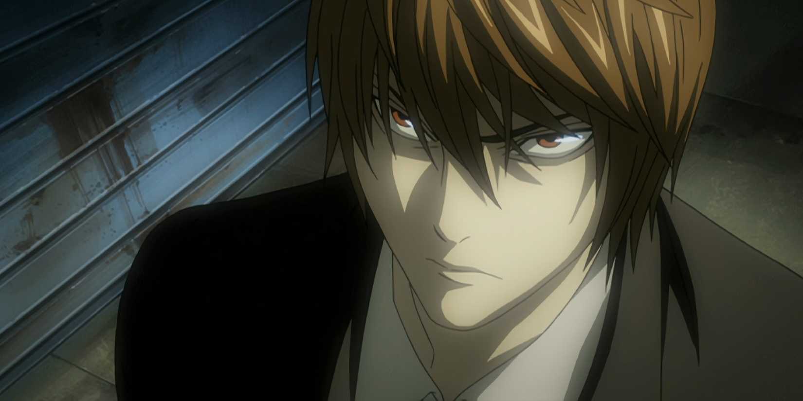 Light Yagami looks up at the warehouse.