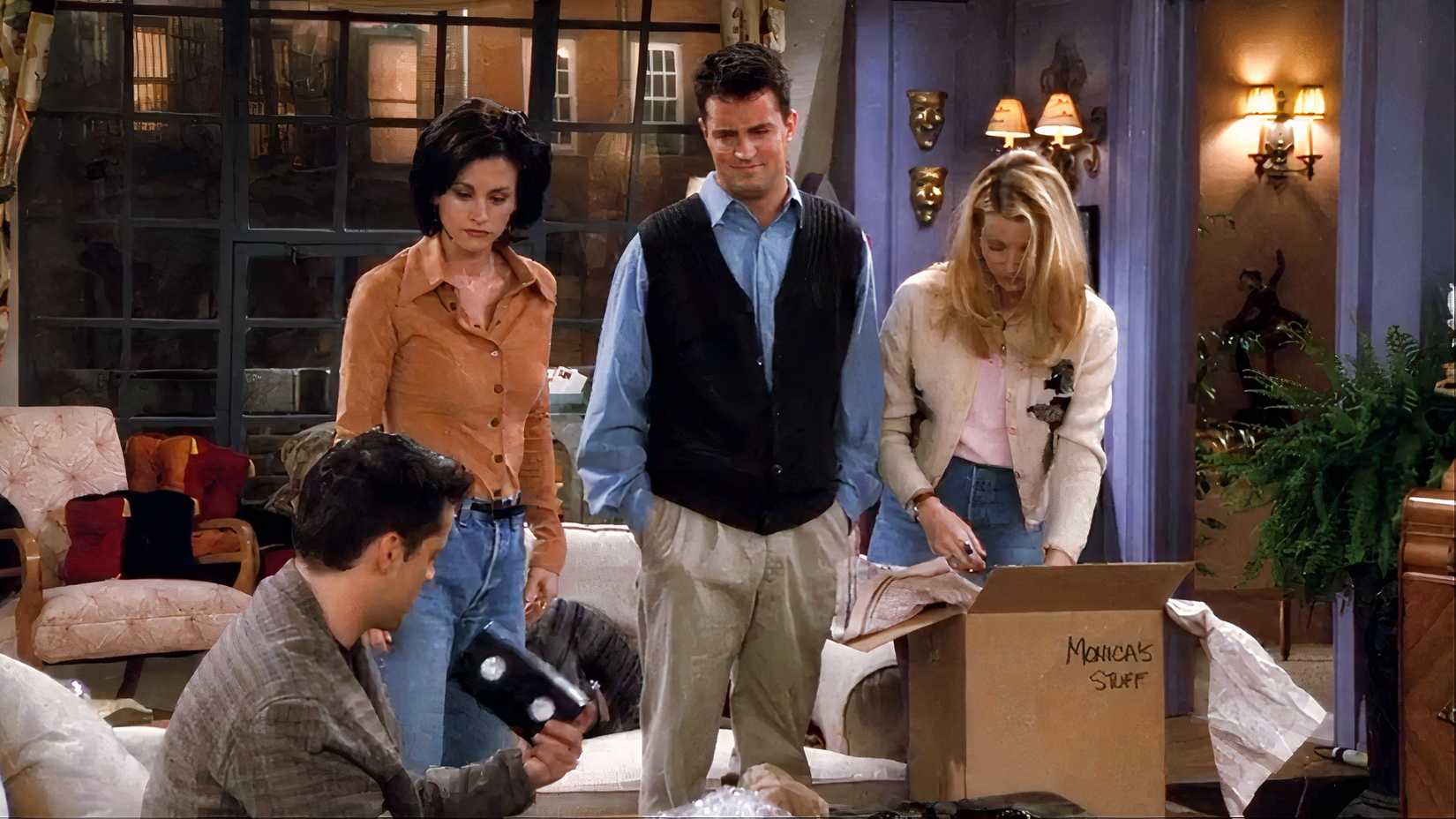 Joey Monica Chandler and Phoebe in Friends.