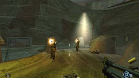 Shooting enemies in Cold Winter (2005)