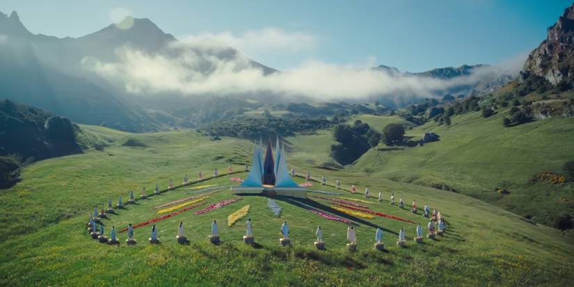 An aerial shot of the Cornucopia and the tributes' pedestals in Sunrise on the Reaping