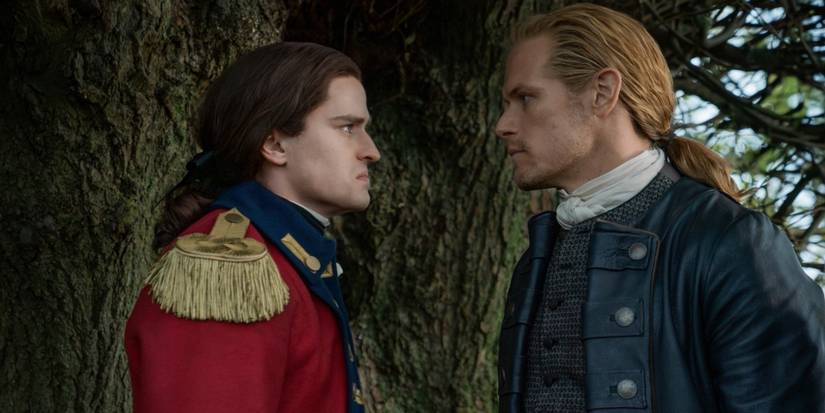 William Ransom dan Jamie Fraser saling bertatapan di Outlander