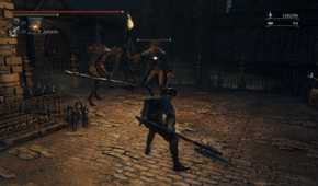 Attacking enemies in Bloodborne (PS4)