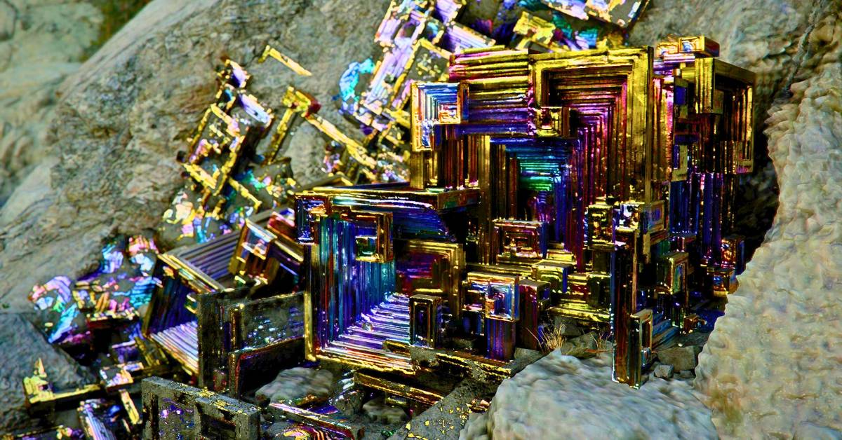 gamerant.com - Ayyoun Ali - Crimson Desert: How to Get & Mine Bismuth Ore (Rainbow Metallic Cubes)