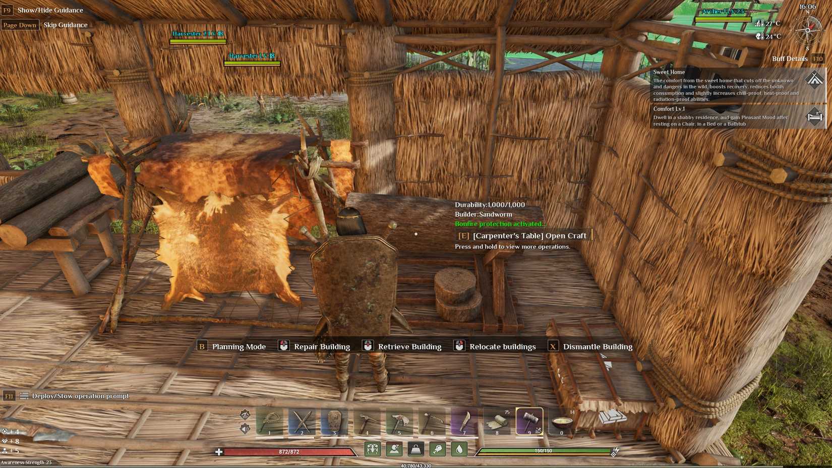 Soulmask Holding Construction Hammer