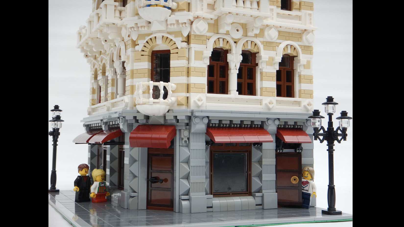 Belle Epoche LEGO Clair Obscur