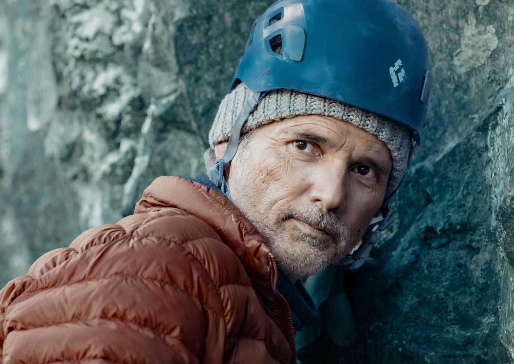 Eric Bana's Tommy rock climbing in Apex
