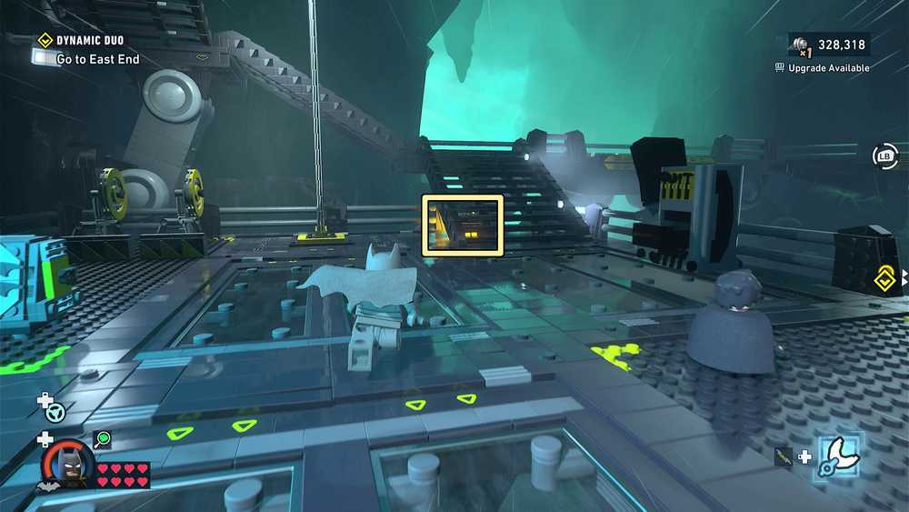 Localiza&ccedil;&atilde;o da WayneTech Cache 5 sob a escada da Bancada de Trabalho em LEGO Batman Legacy of the Dark Knight