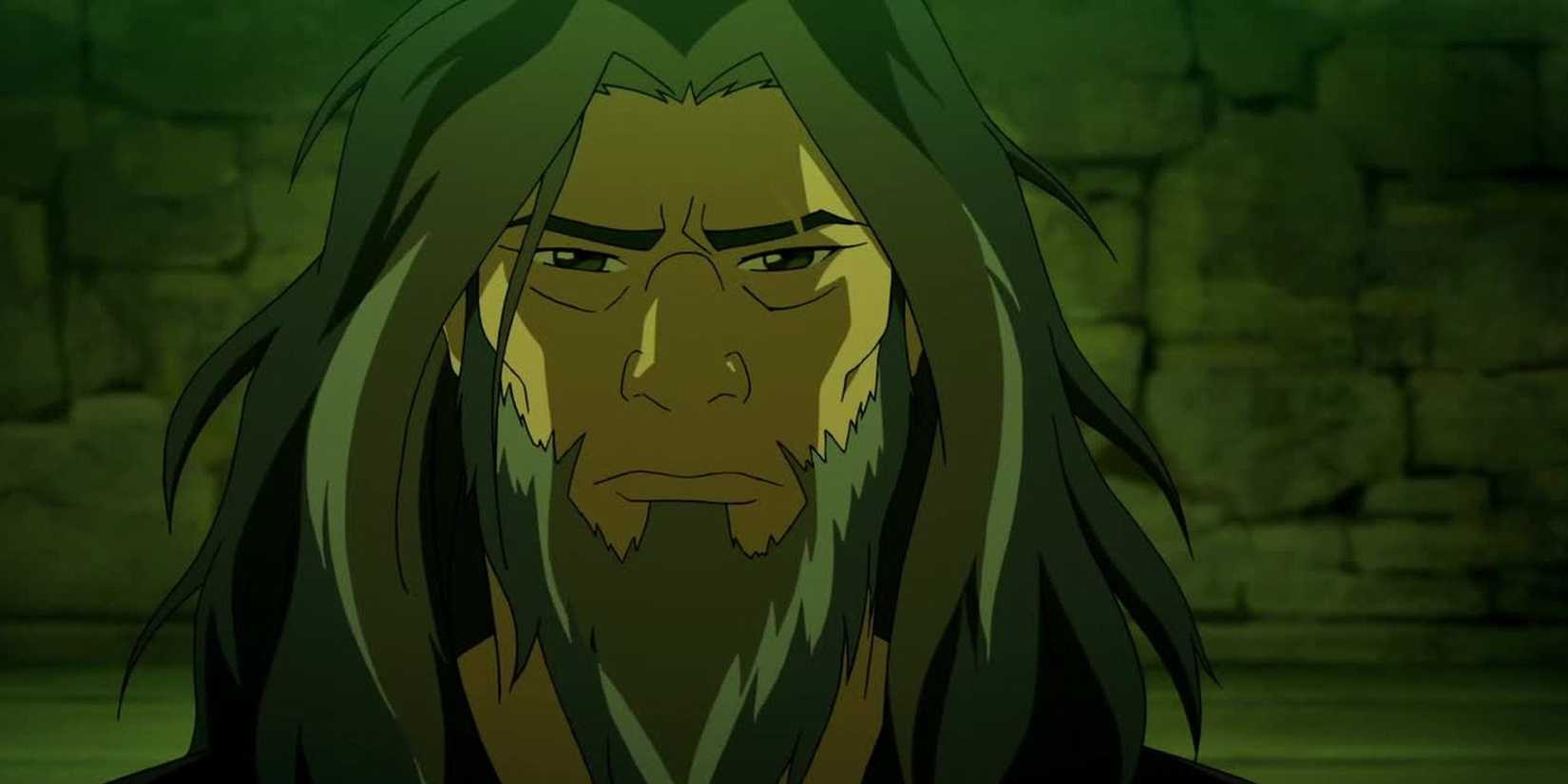 Zaheer has long hair.