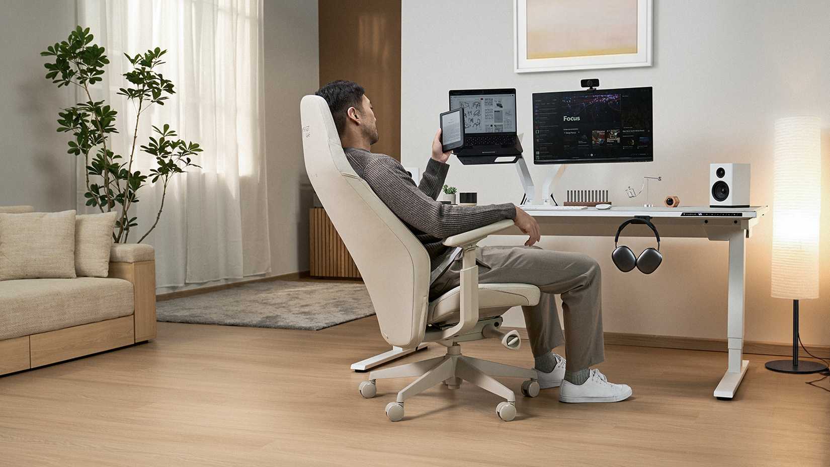 I Tried Secretlab’s New Atlas Chair, And I Don’t Want My Old One Back