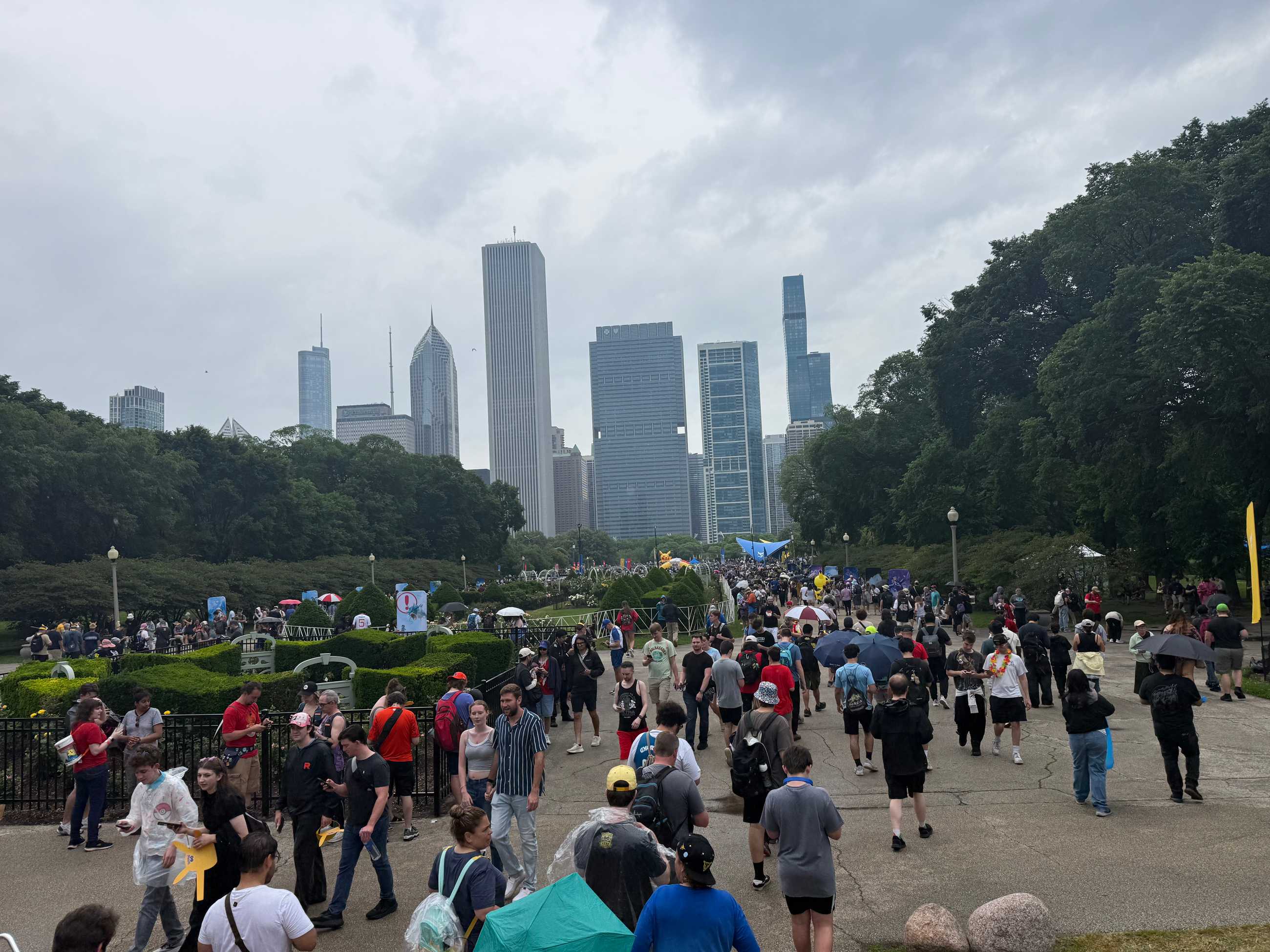 go fest 2026 - people walking