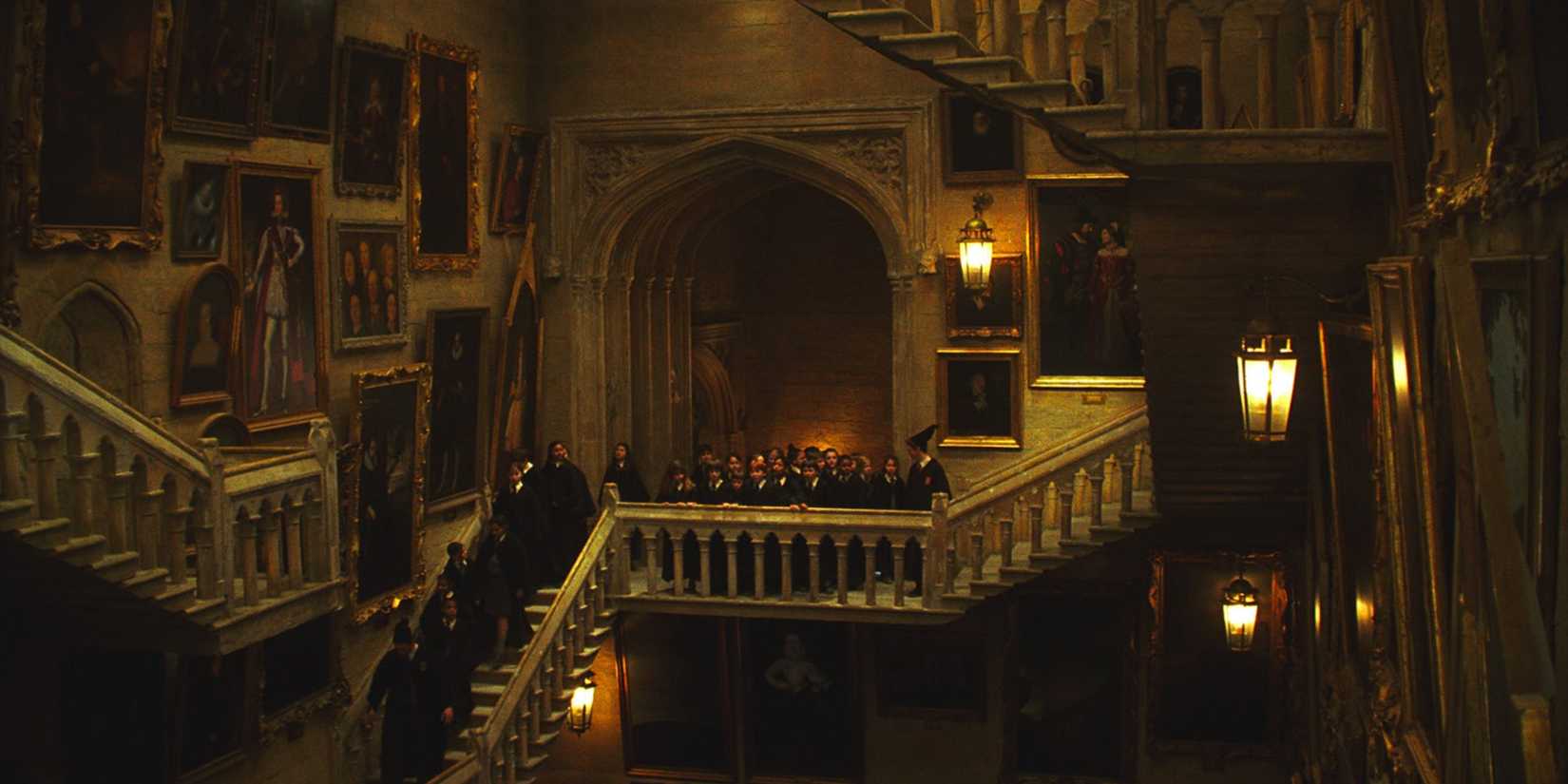 Hogwarts students on the stairs in Harry Potter