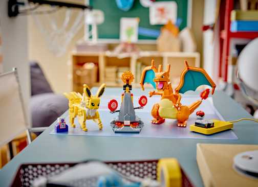 LEGO Pokemon Charizard Joleton 3