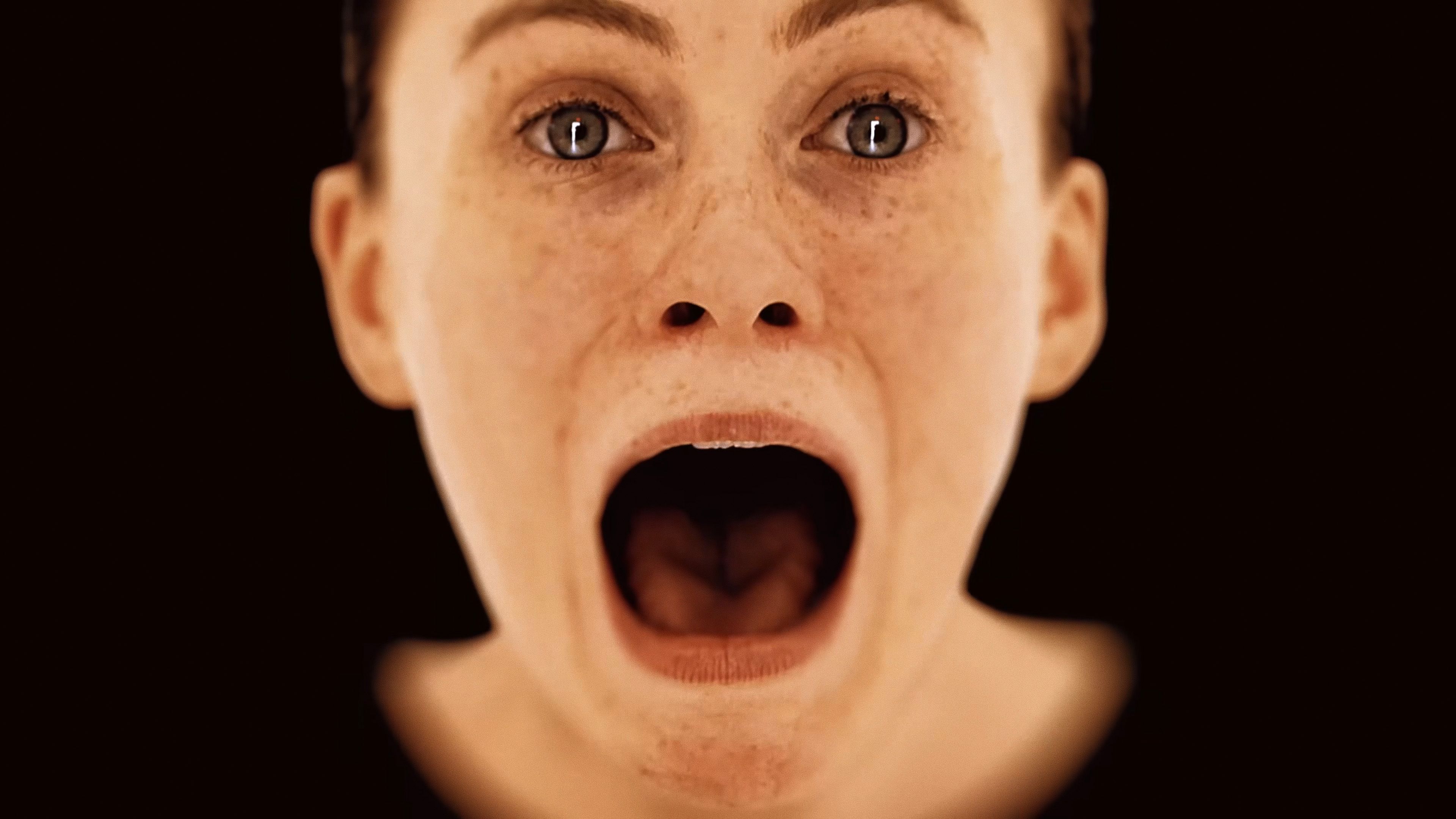 Sophia Lillis screaming