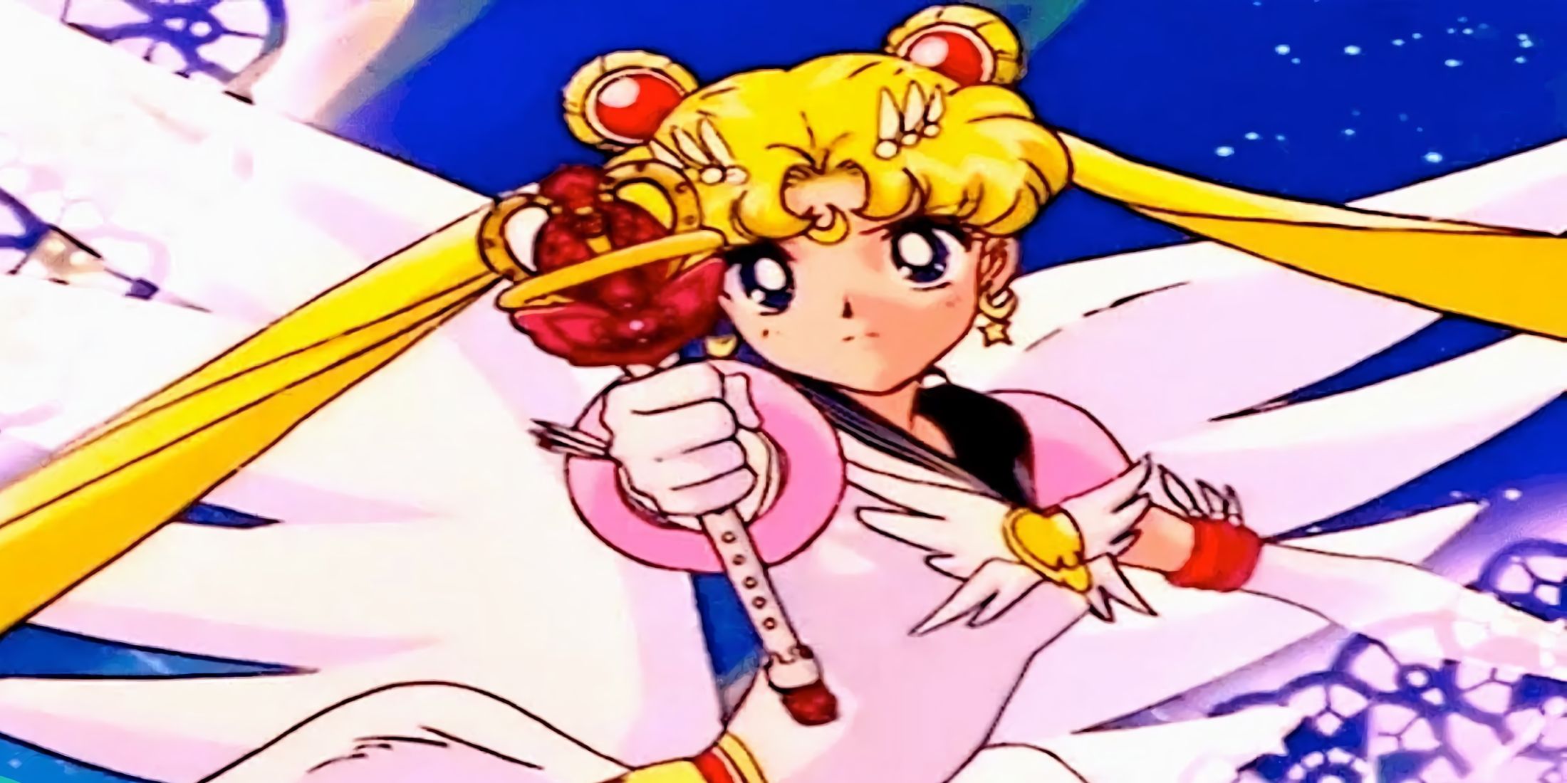 Sailor Moon holding her super weapon