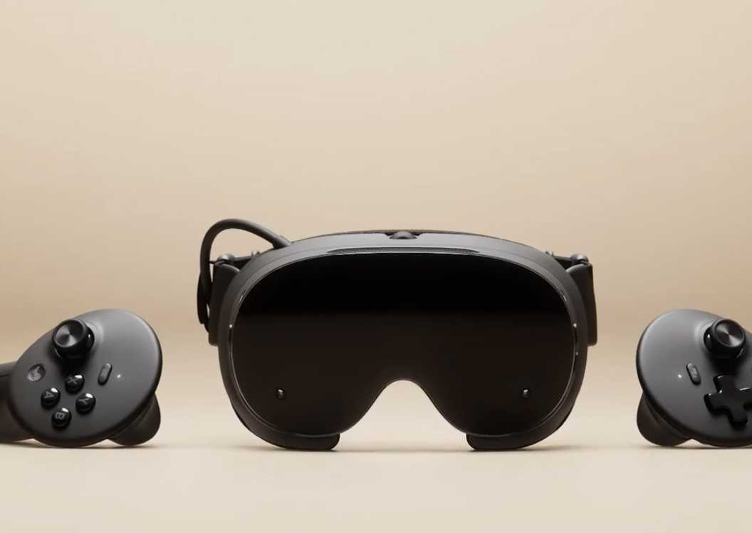 steam frame with controllers